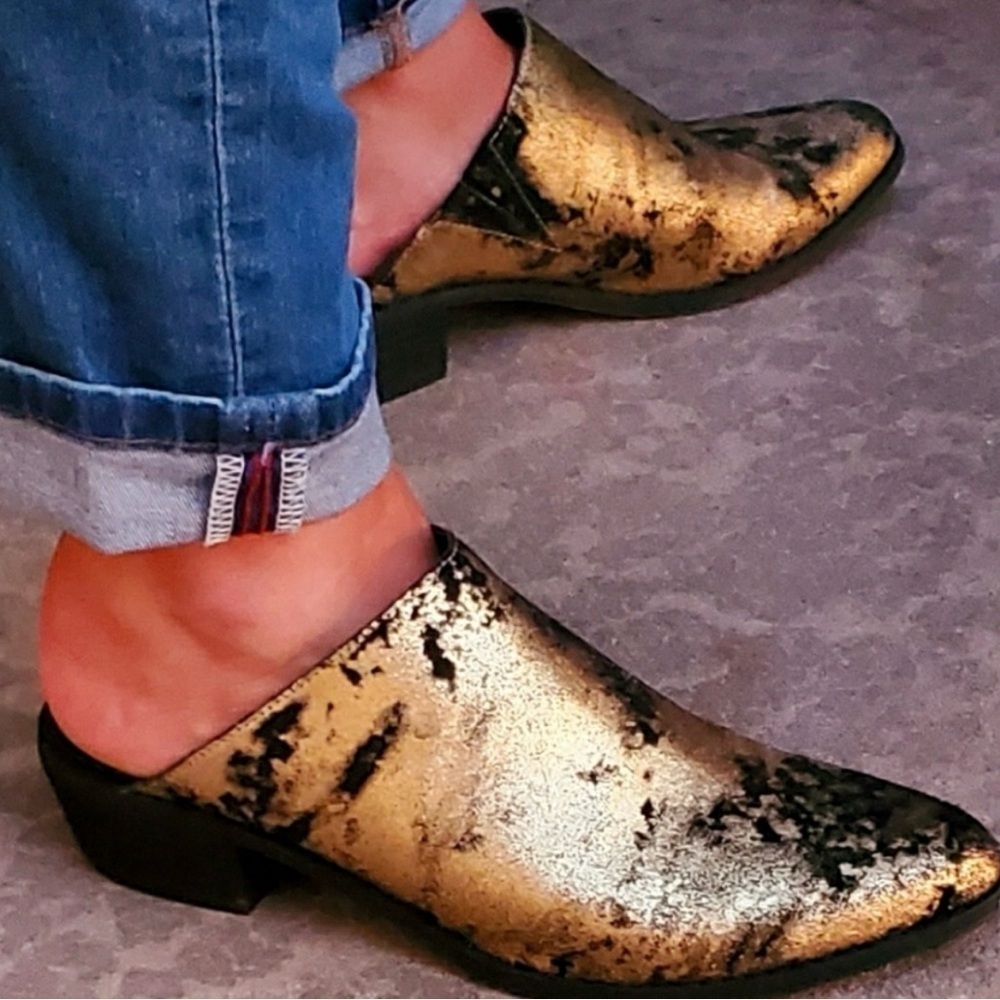 Very Volatile Woman’s Size 8 Black Gold Leather Mule Booties Brand New In Box